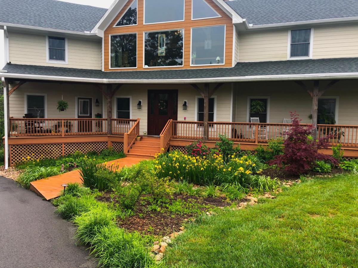 Bedford Landings Bed & Breakfast Moneta Exterior photo